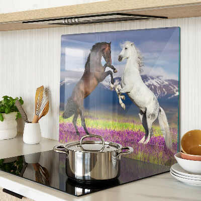 Planche à découper verre Chevaux sur fond de montagnes et de fleurs