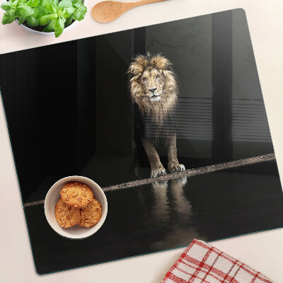 Planche à découper en verre Lion sur fond sombre