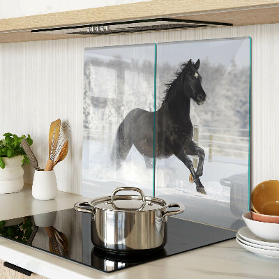 Planche à découper verre Un cheval dans un paysage hivernal
