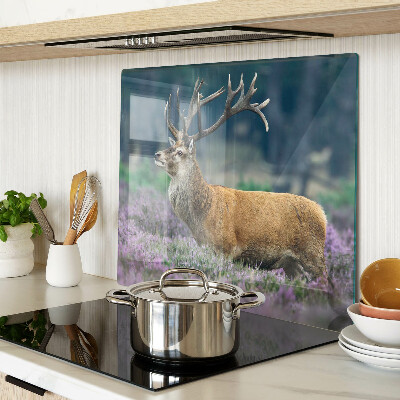 Planche à découper verre Cerf dans un paysage de lavande