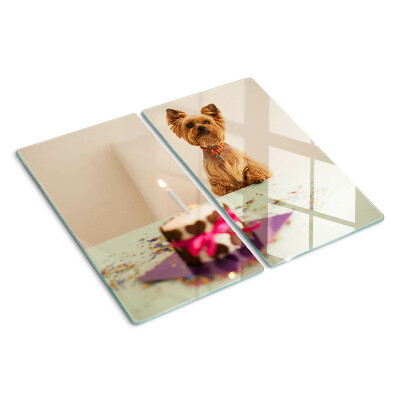 Planche à découper en verre Chien à table avec un gâteau