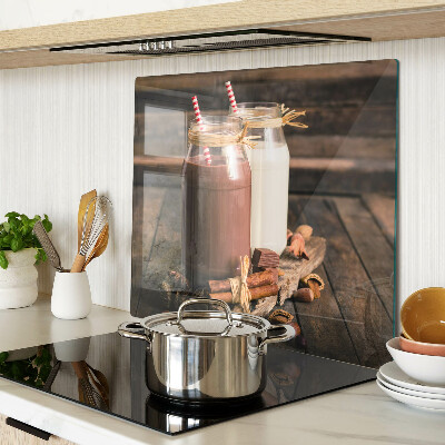 Planche à découper en verre Bocaux avec boissons sur fond de bois