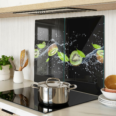Planche à découper verre Kiwi dans l'eau avec des feuilles