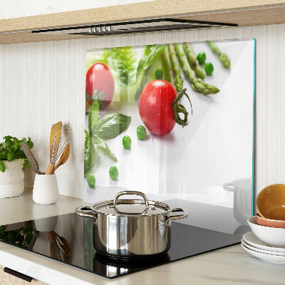 Planche à découper verre Légumes sur un comptoir blanc