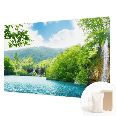 Papier peint panoramique de haute qualité avec un motif de cascade naturelle