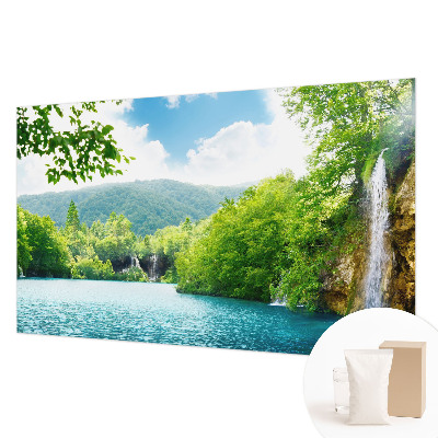 Papier peint panoramique de haute qualité avec un motif de cascade naturelle