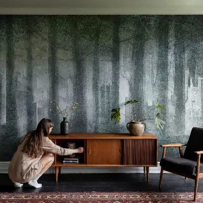 Papier peint panoramique intissé moderne avec un motif de forêt mystérieuse