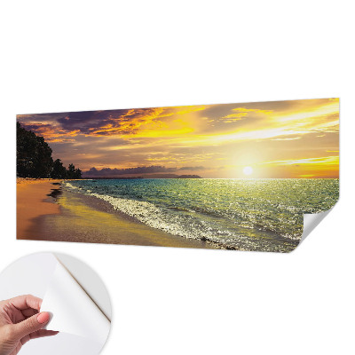 Papier peint photo autocollant Pláž pri západe slnka