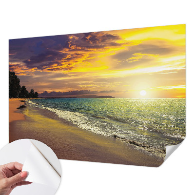Papier peint photo autocollant Pláž pri západe slnka