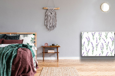 Un tapis avec un imprimé radiateur Fleurs de lavande