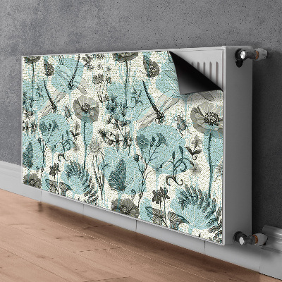 Un tapis avec un imprimé radiateur Fleurs et libellules