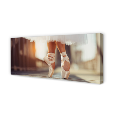 Tableaux sur toile canvas Chaussures de ballet blanc les jambes de femme