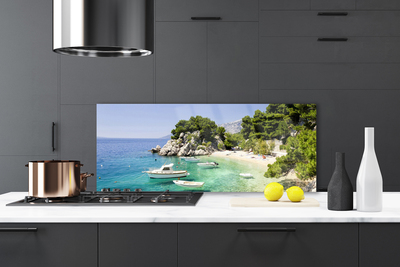 Panneaux de cuisine en verre Mer rochers plage bateau paysage bleu blanc vert gris