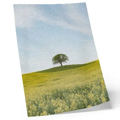 Décoration murale arbre sur une colline dans un champ jaune