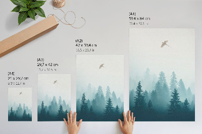Impression sur toile oiseau de la forêt brumeuse et douce, haut au-dessus des arbres
