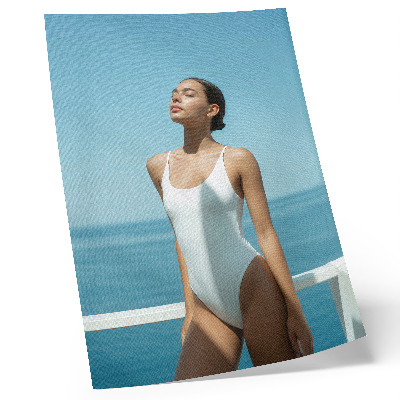 Affiche décorative Femme sur fond de mer, couleurs vives, minimalisme