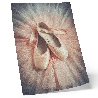 Décoration murale représentant des ballerines sur une jupe en tulle rose, harmonie et élégance