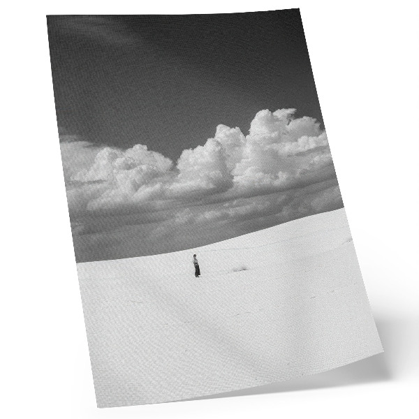 Décoration murale Composition en noir et blanc avec des nuages ​​et du désert