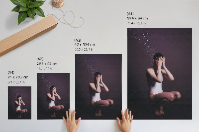 Affiche décorative Une silhouette dans l'obscurité avec des particules magiques
