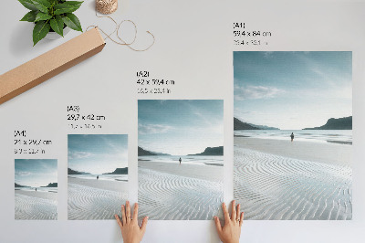 Décoration murale Une plage le matin, avec des vagues et du sable fin.