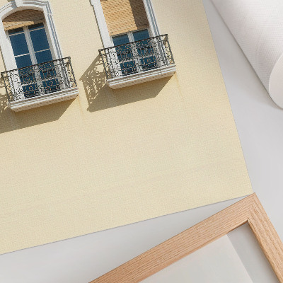 Affiche décorative Façade crème, fenêtres noires et blanches, style classique