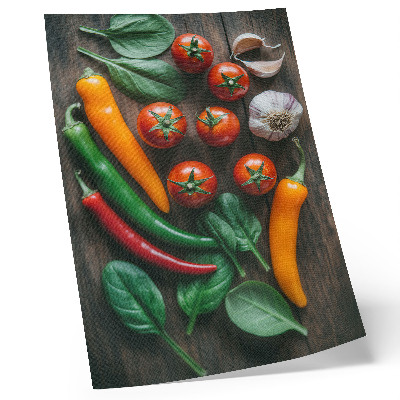 Décoration murale Des légumes aux couleurs vives sur un fond sombre et rustique