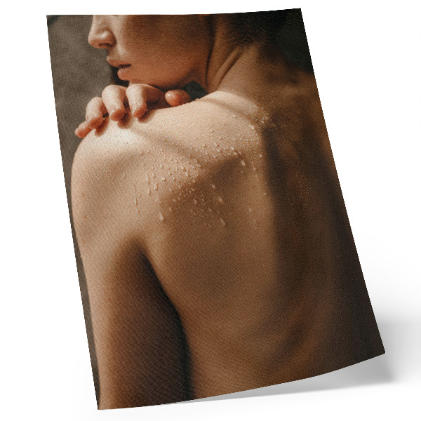 Impression sur toile Des gouttes d'eau pour la peau, une élégance naturelle