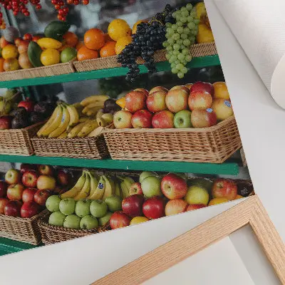 Décoration murale représentant des fruits colorés évoquant la tradition et l'atmosphère champêtre