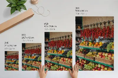 Décoration murale représentant des fruits colorés évoquant la tradition et l'atmosphère champêtre