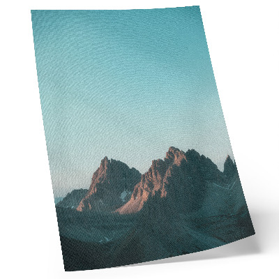 Décoration murale Des montagnes impressionnantes sous un ciel d'un bleu éclatant