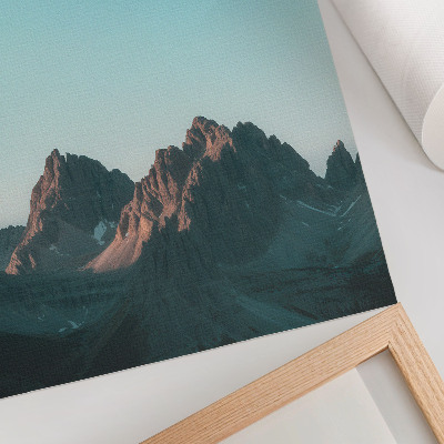 Décoration murale Des montagnes impressionnantes sous un ciel d'un bleu éclatant