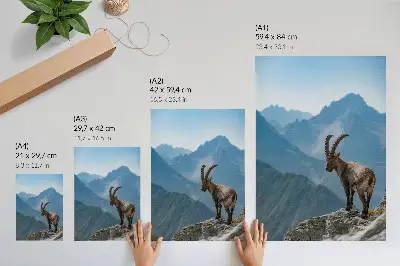 Impression sur toile capricorne sur fond de montagnes dans une harmonie paisible de la nature