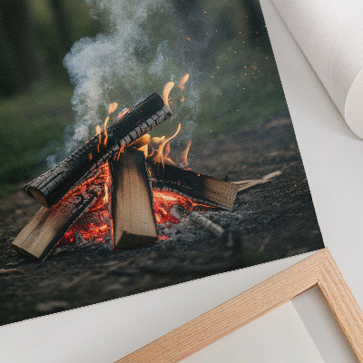 Impression sur toile Un feu de joie sur fond de forêt et de fumée