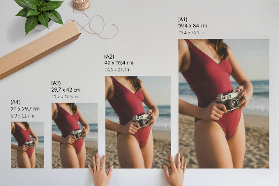 Impression sur toile Ambiance plage, costume bordeaux, photographie