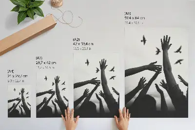 Décoration murale au style minimaliste représentant des mains levées