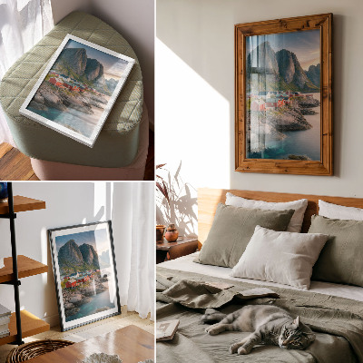 Affiche décorative Des cottages charmants, une mer calme et des montagnes majestueuses