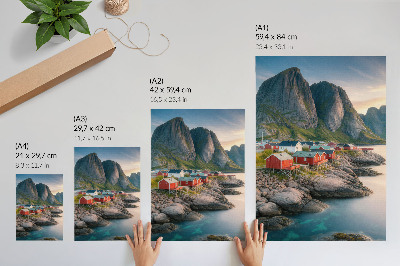 Affiche décorative Des cottages charmants, une mer calme et des montagnes majestueuses