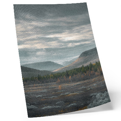 Impression sur toile Montagnes nuageuses, arbres verts, vallée paisible