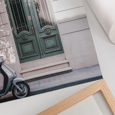 Affiche décorative Façade élégante avec portes vertes et un scooter