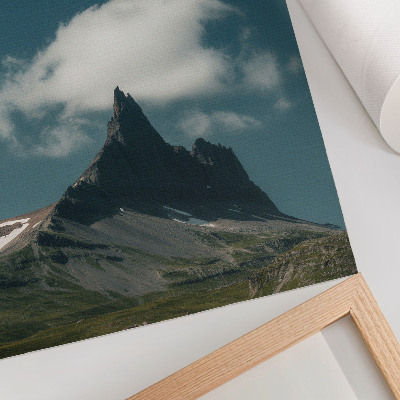 Impression sur toile Pic spectaculaire avec des nuages ​​vaporeux