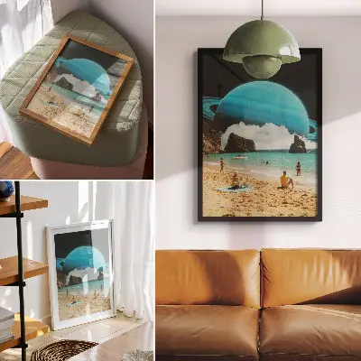 Décoration murale représentant une plage avec une planète au-dessus de l'eau par une journée ensoleillée
