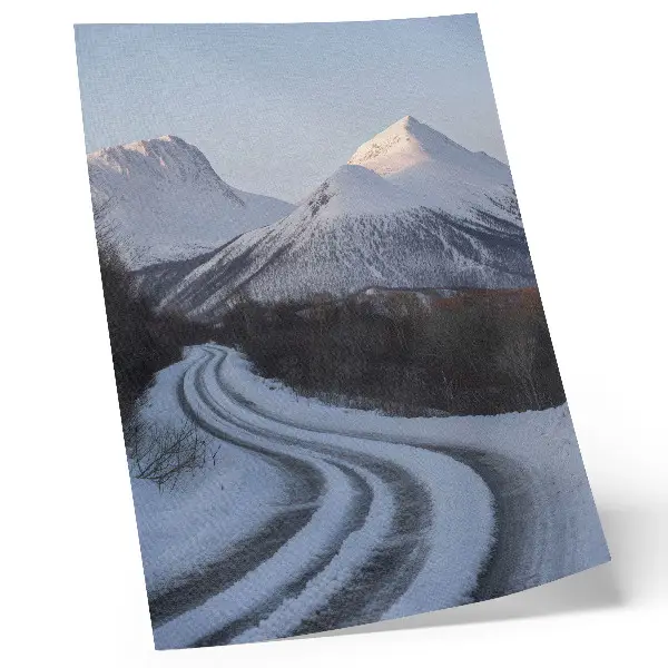 Décoration murale beauté des paysages hivernaux avec montagnes et routes sinueuses