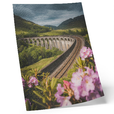 Décoration murale viaduc en pierre, collines verdoyantes, fleurs pastel