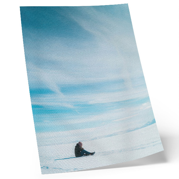 Impression sur toile Ciel bleu au-dessus des étendues enneigées, silence et espace