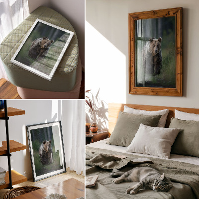Affiche décorative Un ours fier dans un cadre forestier