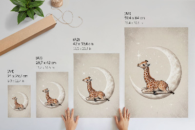 Affiche décorative Une girafe de dessin animé sur la lune entourée d'étoiles