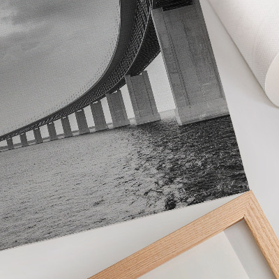 Impression sur toile Un pont monumental aux nuances de gris