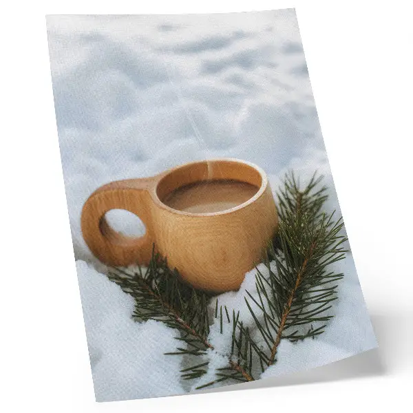 Décoration murale tasse en bois motif paysage enneigé et brindilles vertes