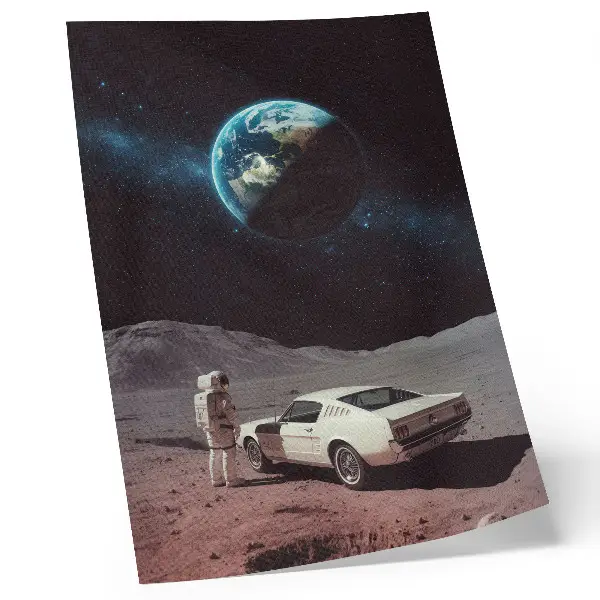 Décoration murale représentant un astronaute sur la Lune avec une voiture et la Terre étoilée