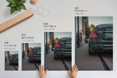 Décoration murale Une voiture élégante dans un espace urbain